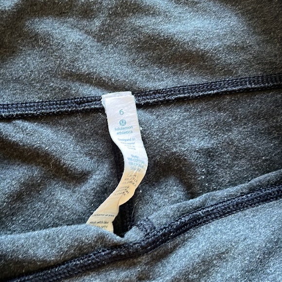 Lululemon crops - Picture 6 of 7